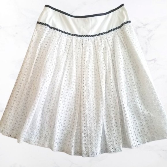 NWOT Eyelet Knee Length A-Line White Skirt Size 10 - Picture 1 of 8